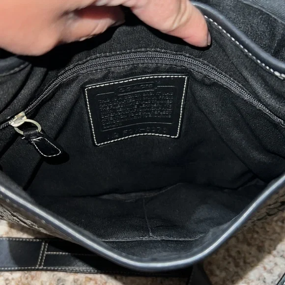 Pre-owned Coach Signature C Black Leather/canvas Crossbody Bag - Picture 7 of 10
